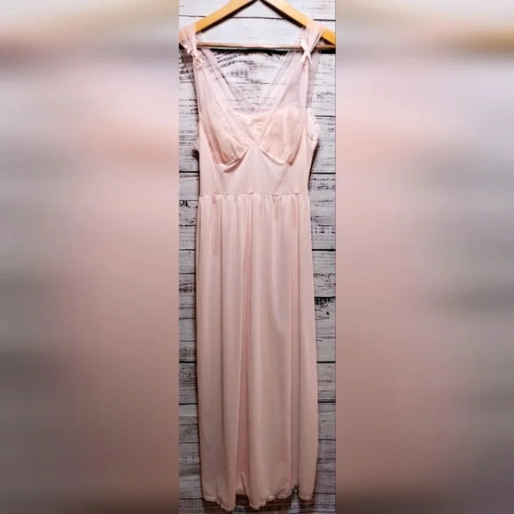Lorraine Other - Lorraine Perfect Pink Nightgown size Medium Maxi Mid Century Vintage Lingerie